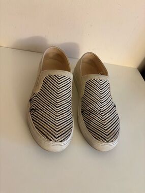 Fabiana Fillipi  Slip-On Canvas Sneakers in Black & White 9w